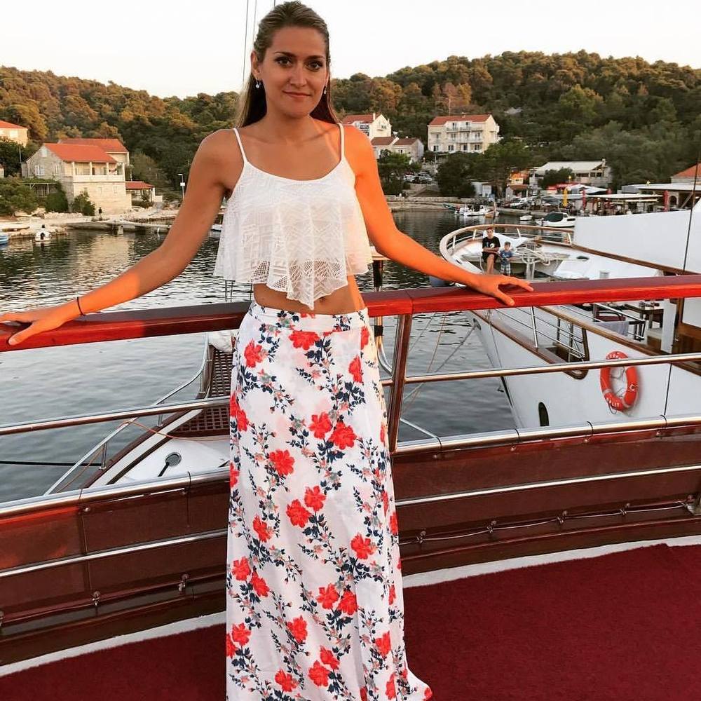 Meet your Posher, Ella