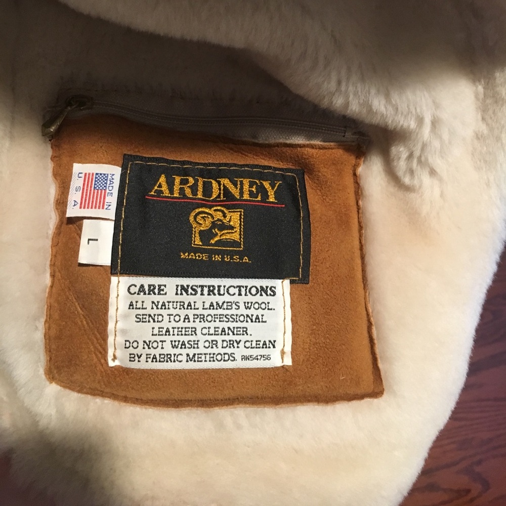 Men’s Jacket - Picture 2 of 3