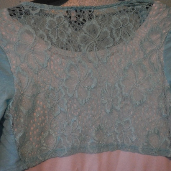 Light blue & white top - Picture 3 of 3