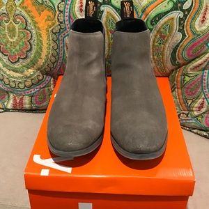 Men’s Chelsea Boots