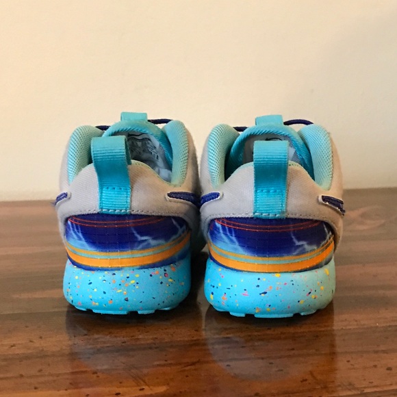 Nike Roshe One Toddler Shoes: size 7c - Picture 2 of 4