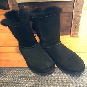 Uggs w/bows