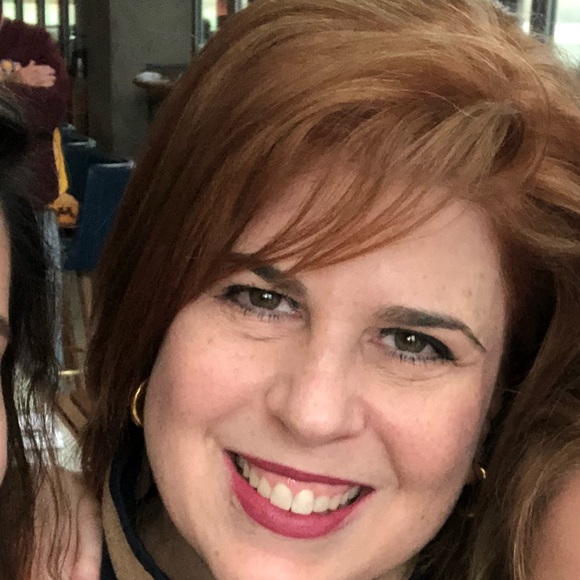 Meet your Posher, Claudia - Picture 1 of 1