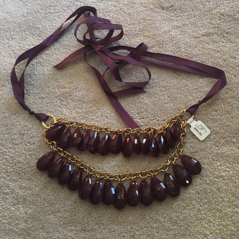 Ann Taylor Loft Maroon Pendants Necklace