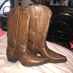 Ariat cowboy boots