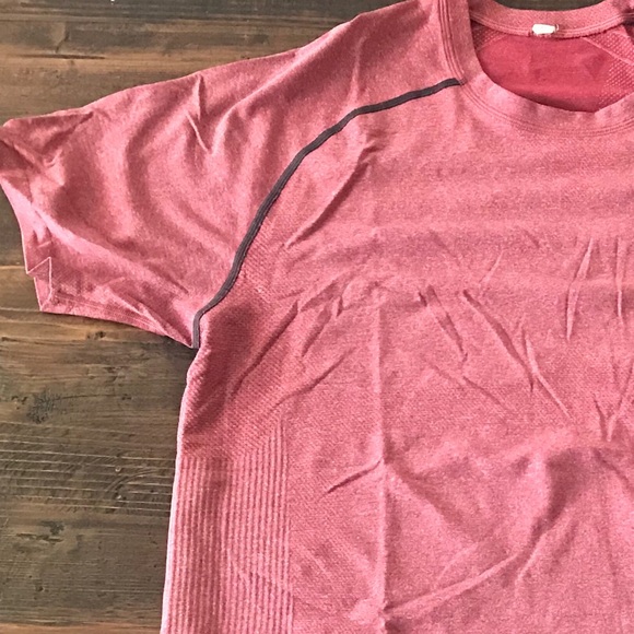 Men’s Lululemon Mental Vent Tech Short Sleeve Red - Picture 2 of 3