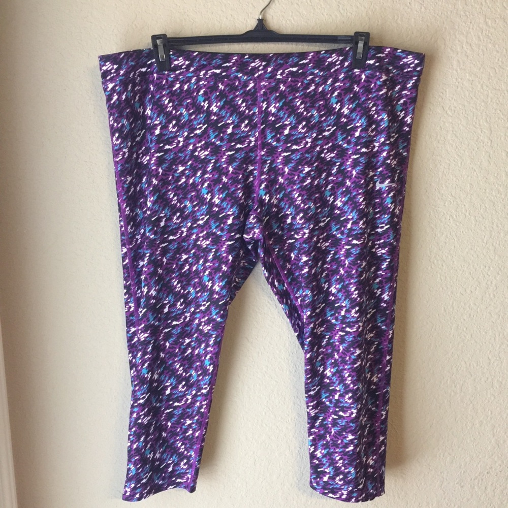 Nike Cropped Pants
