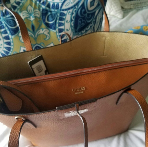 GUESS BOBBI IN OUT TOTE - Picture 6 of 8