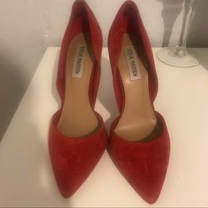 Steve Madden suede red pump