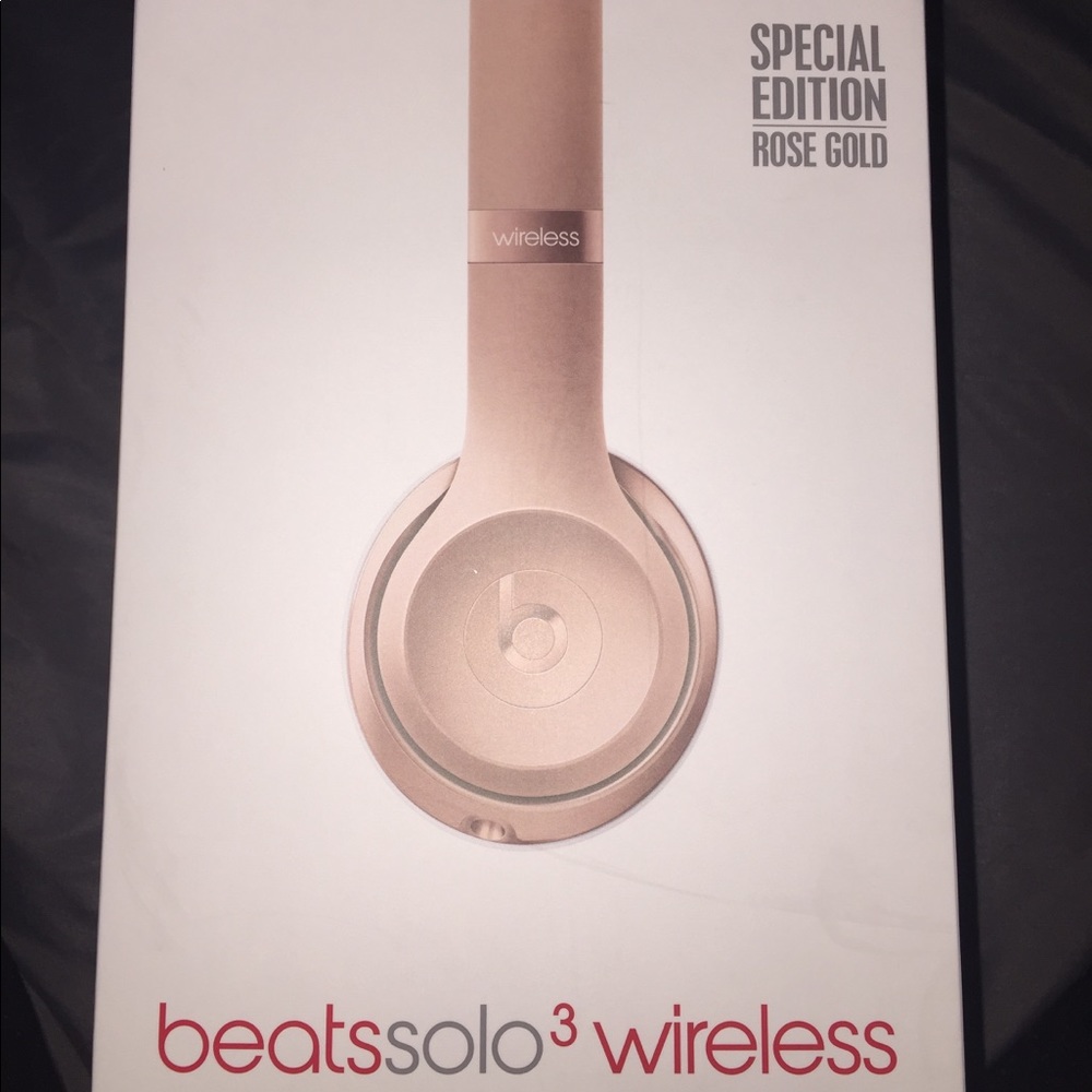 Special Edition Rose Gold Beats Solo3 Wireless