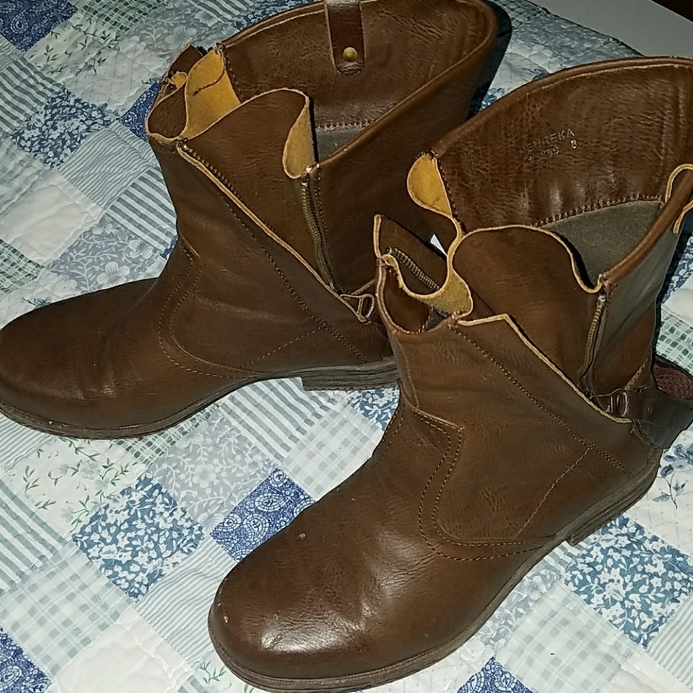 Eureka boots