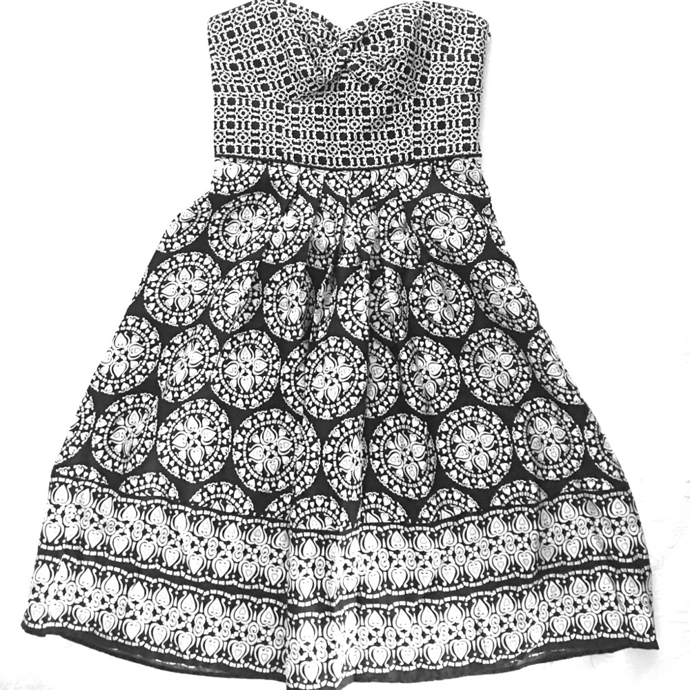 Black and white strapless dress