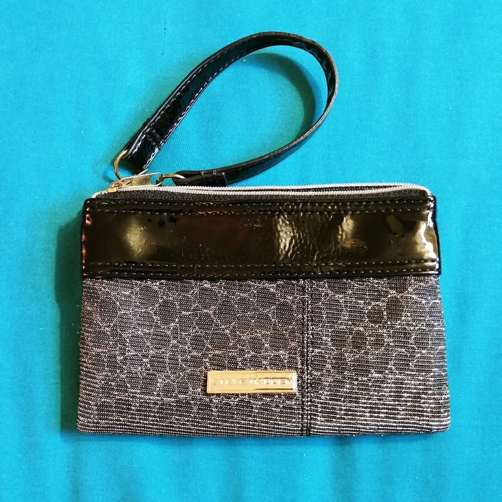 Steve Madden wallet/clutch black wristlet