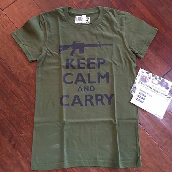 Guns -Keep Calm and Carry T-shirt- (women's cut) - Picture 2 of 2