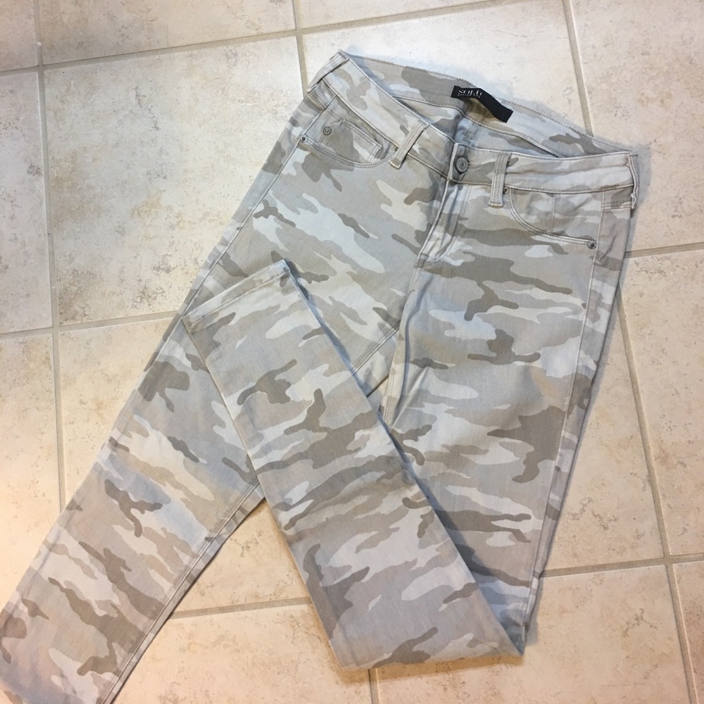 Sold  Design Lab Beige camo skinny jeans