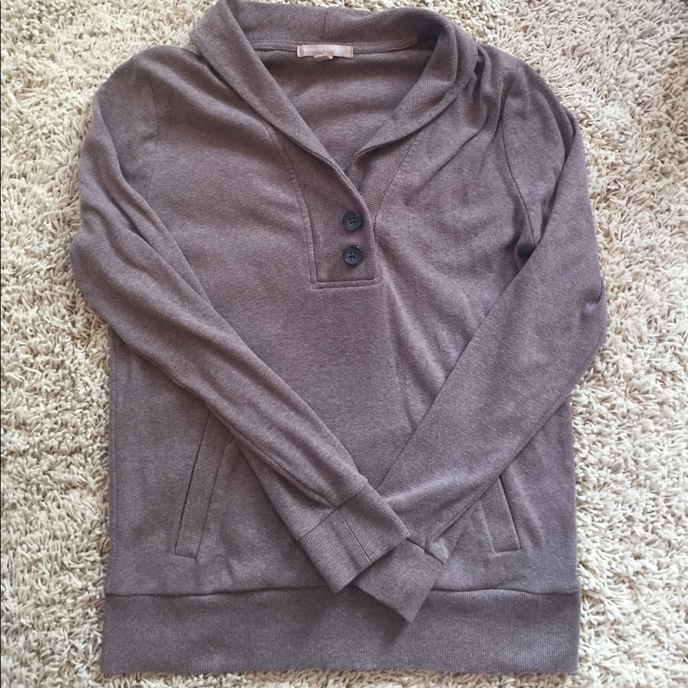 •BANANA REPUBLIC •