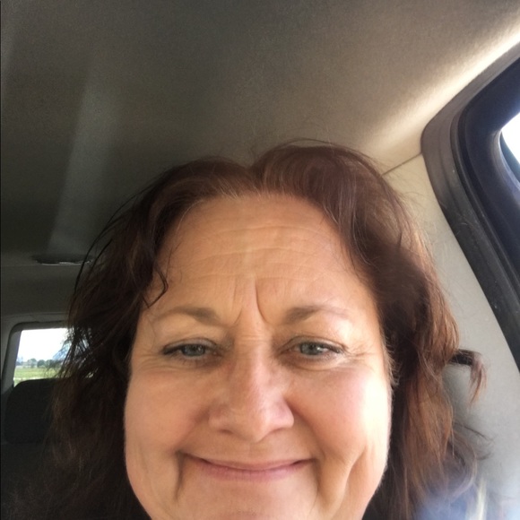 Meet your Posher, Tricia - Picture 1 of 1