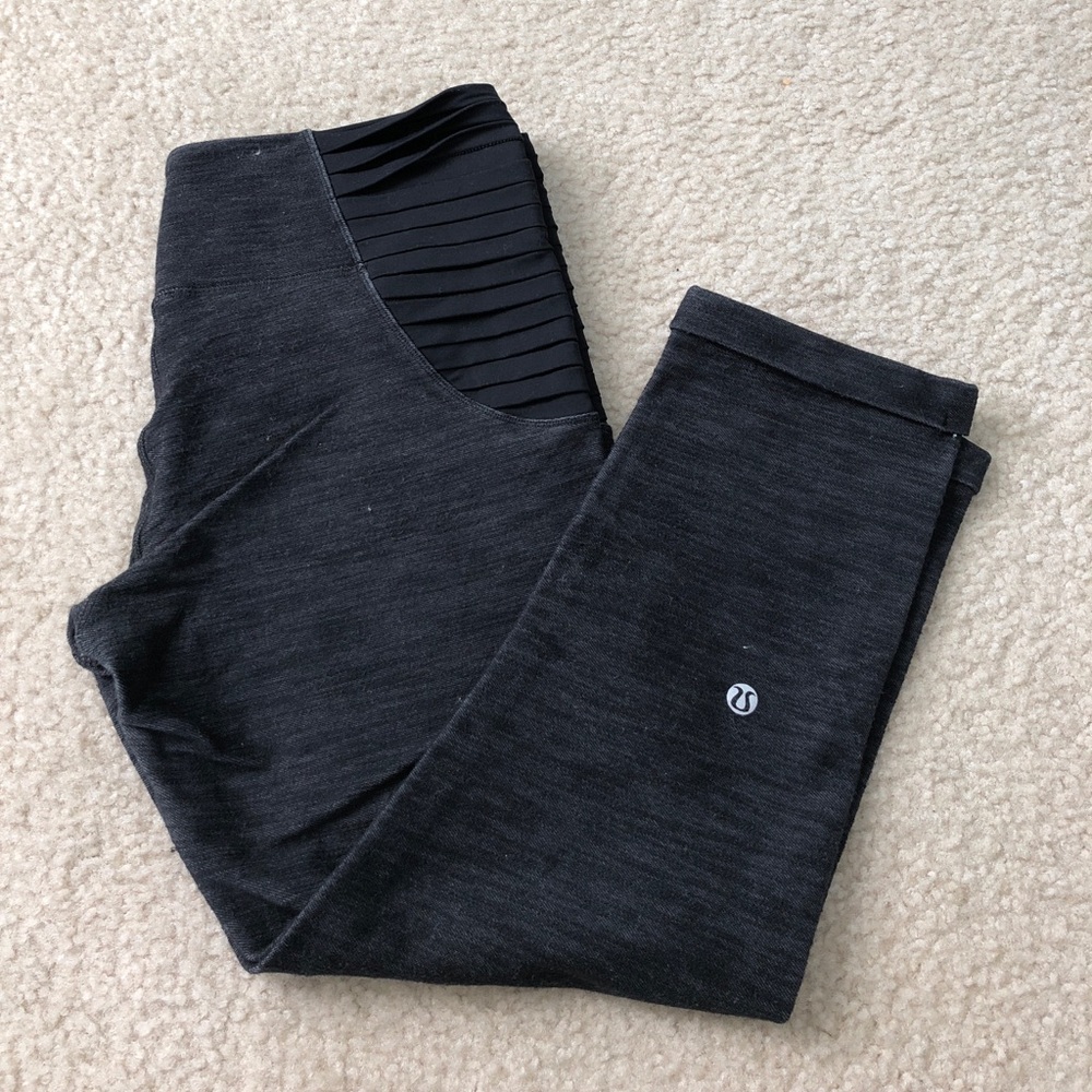 Lululemon cropped pants -size 6