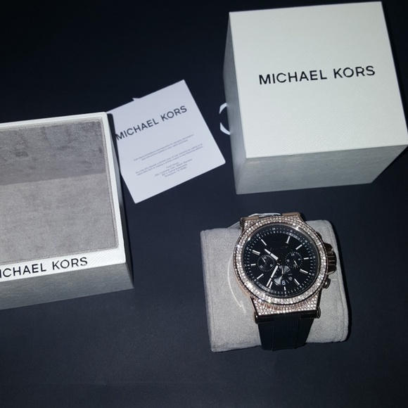 Watch - Picture 2 of 3