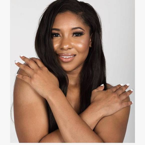 Meet your Posher, Danielle - Picture 1 of 1