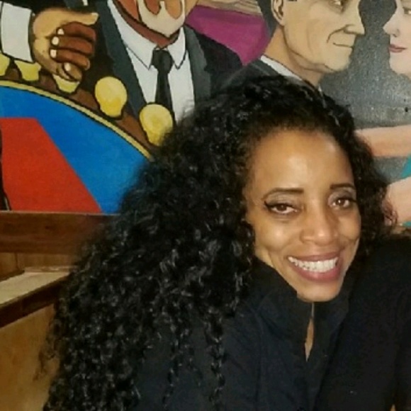 Meet your Posher, Kelli - Picture 1 of 1