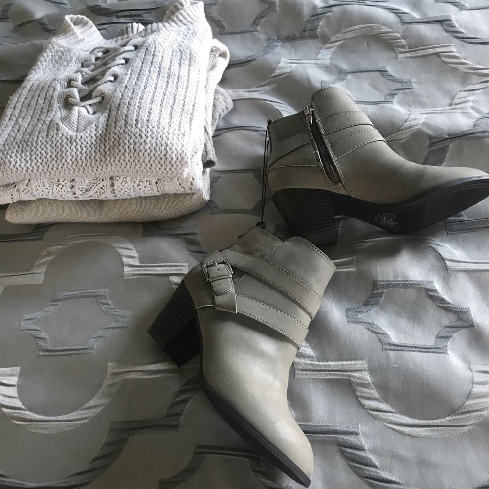 Grey Booties with Buckle