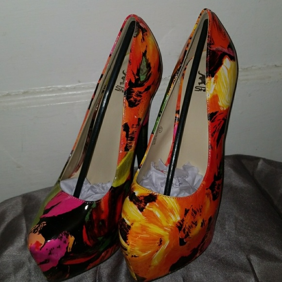 High Heels - Picture 5 of 6