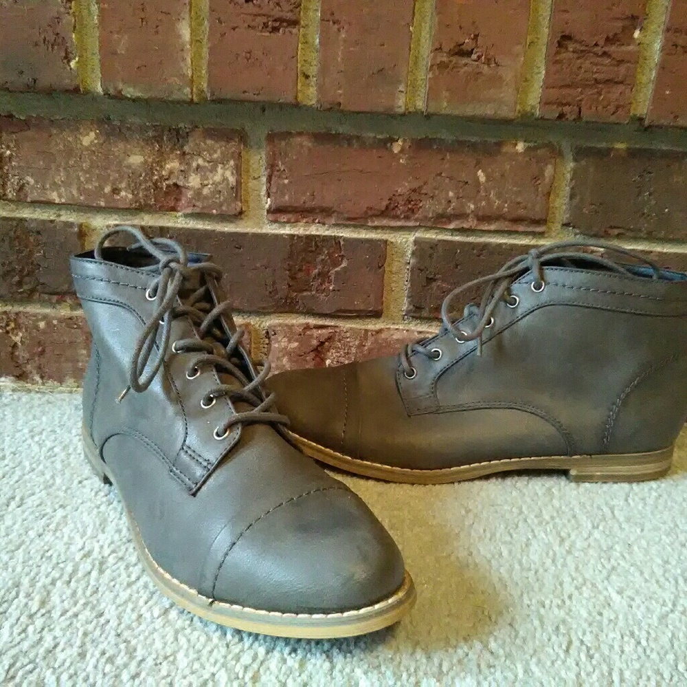 Ankle boots