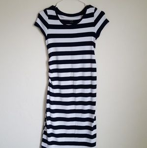 Liz Lange maternity cotton dress