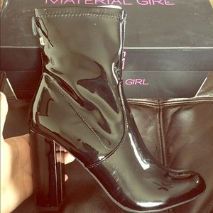Black patent leather heel booties