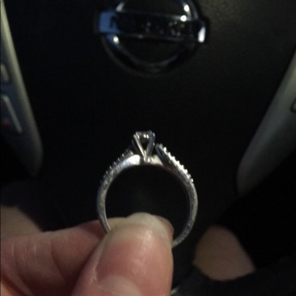 Ring - Picture 3 of 4