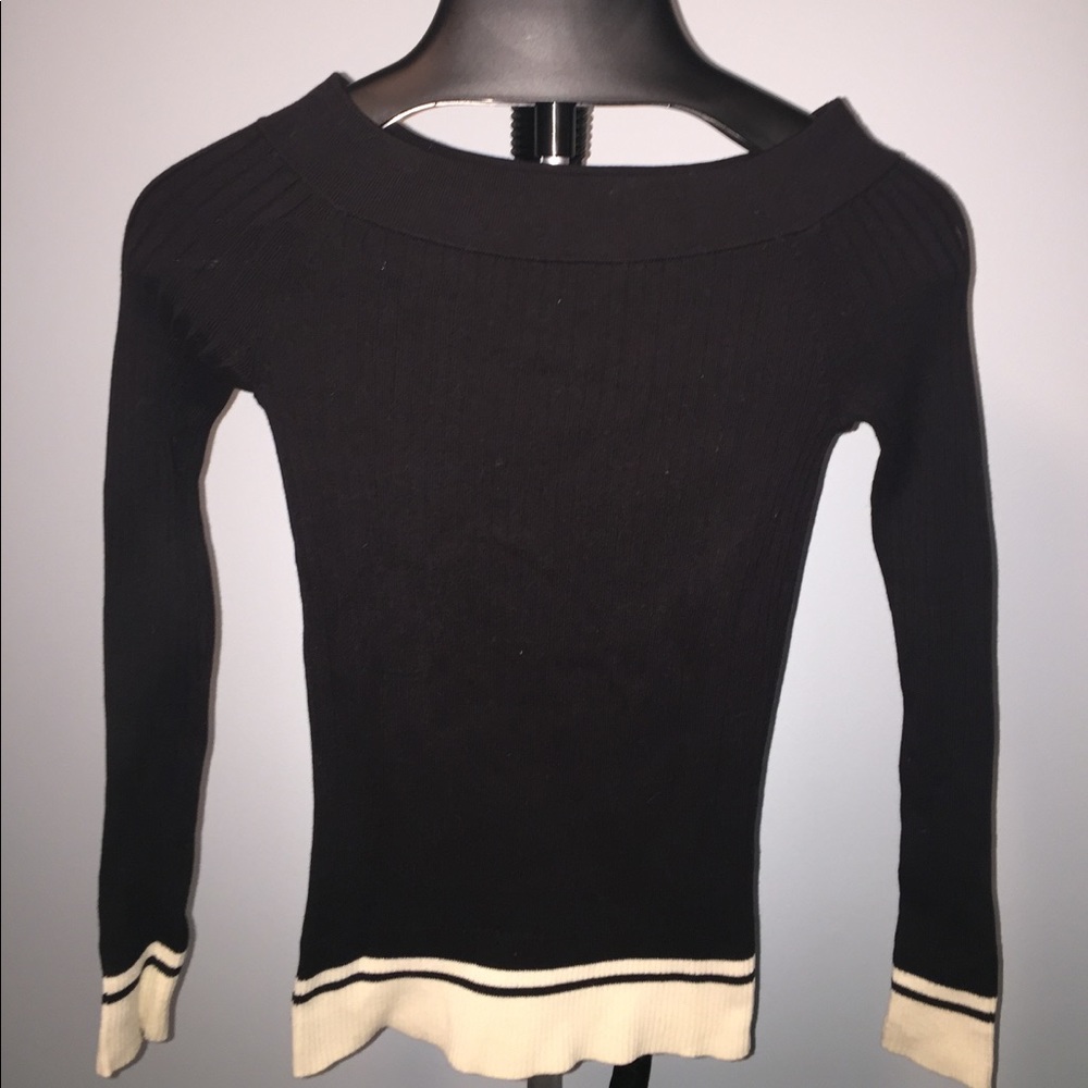 Fitted Sweater - Never Worn! Perfect condition 💕