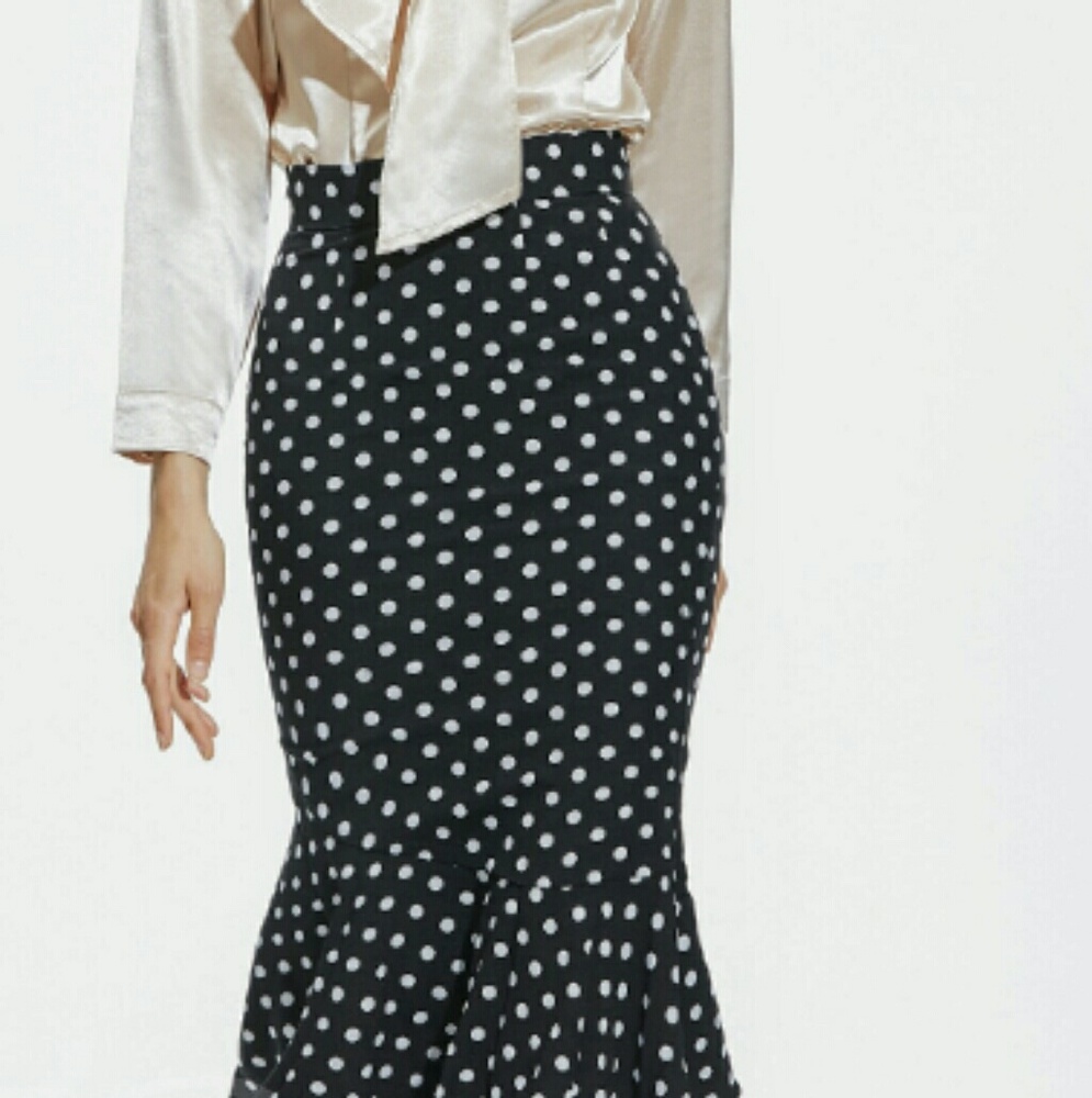 Black & white polka dot midi length mermaid skirt