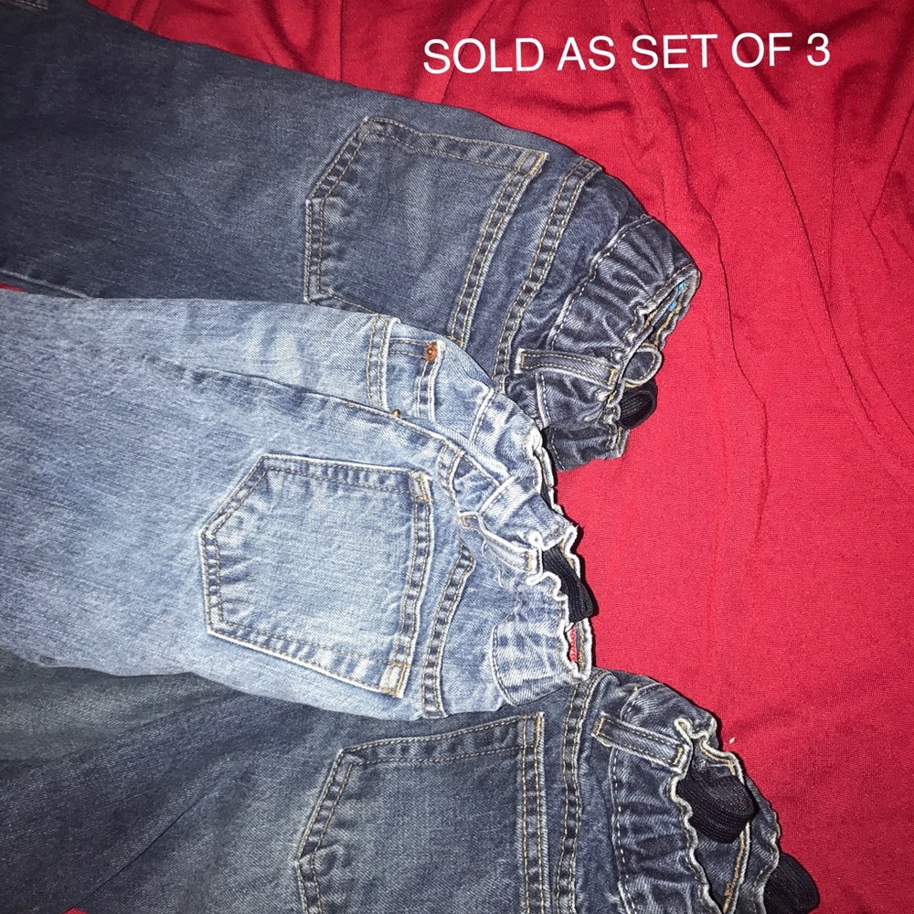 3 PAIR OF JEANS