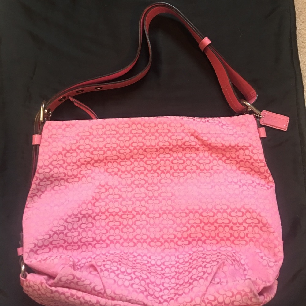 Coach Signature Print Canvas Shoulder Bag