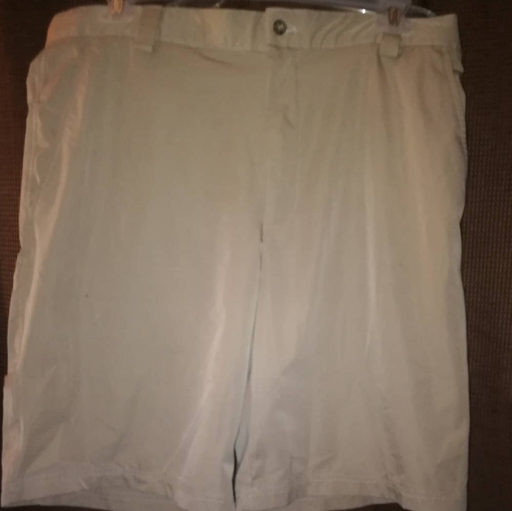 W-38 - Reebok Performance Golf Shorts