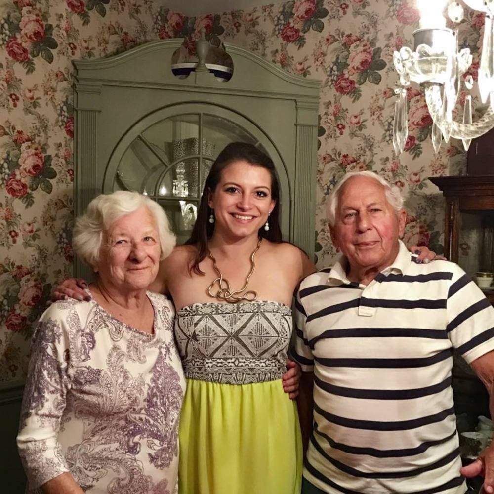 Meet your Posher, Elise