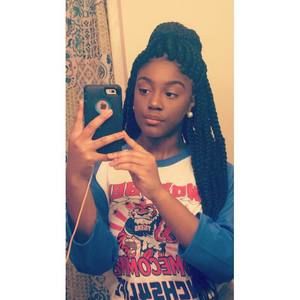 Meet your Posher, Makenzie