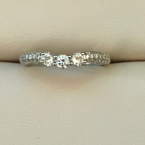 Beautiful diamond wedding band 14k white gold - Picture 2 of 2