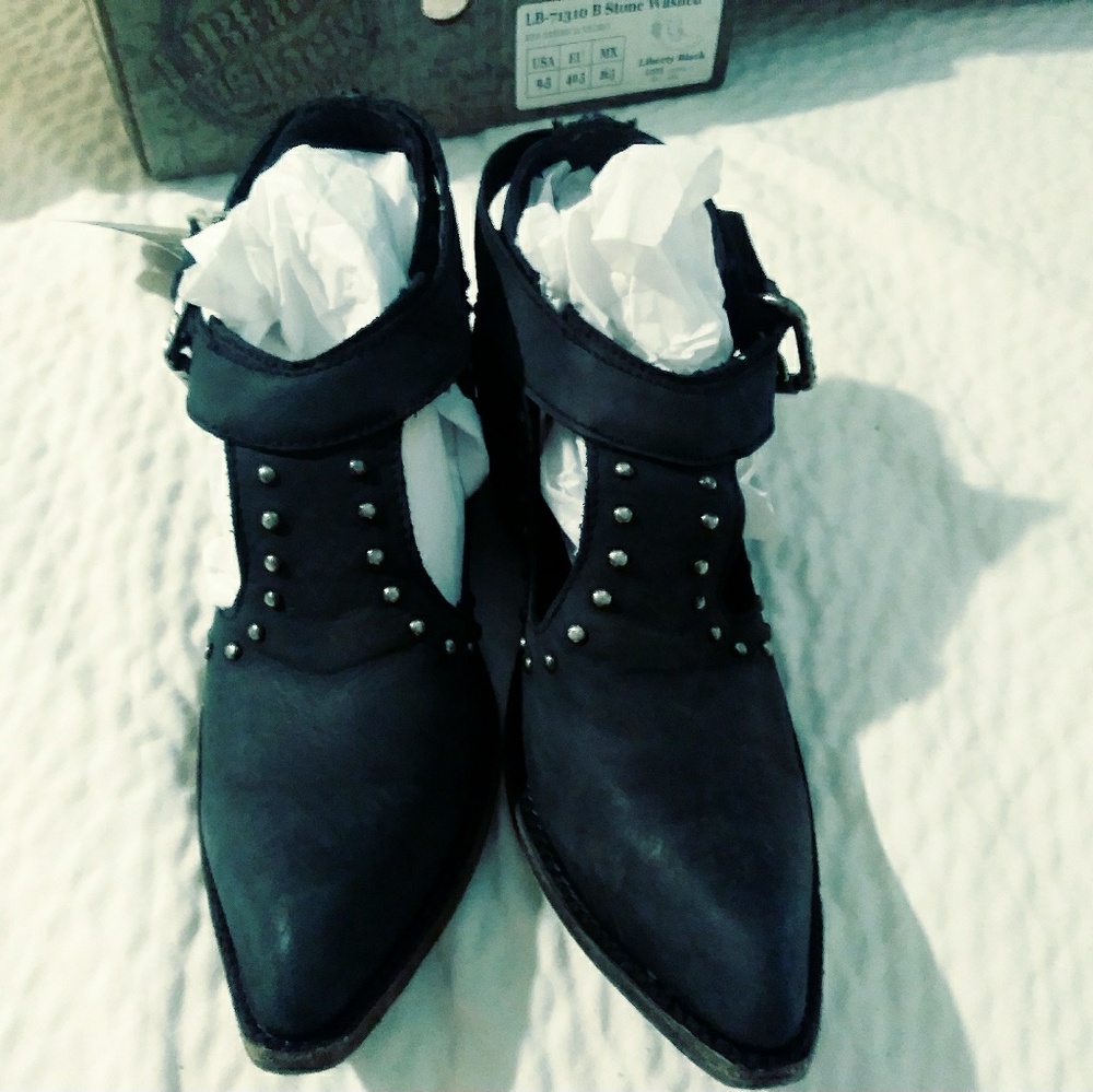 Liberty black booty