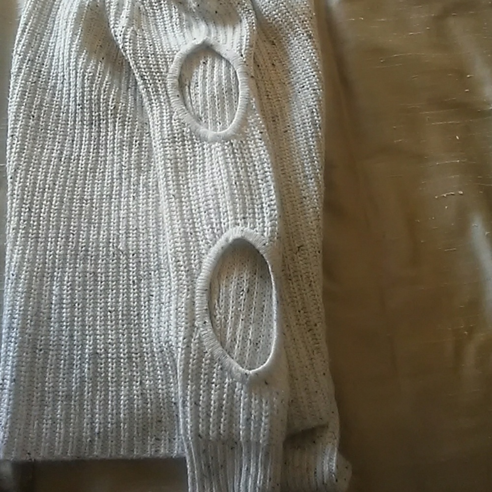 AQUA cut out sleeve sweater - Picture 6 of 6