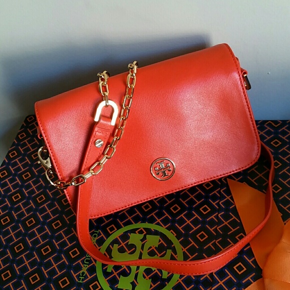 Authentic Tory Burch mini crossbody - Picture 2 of 8