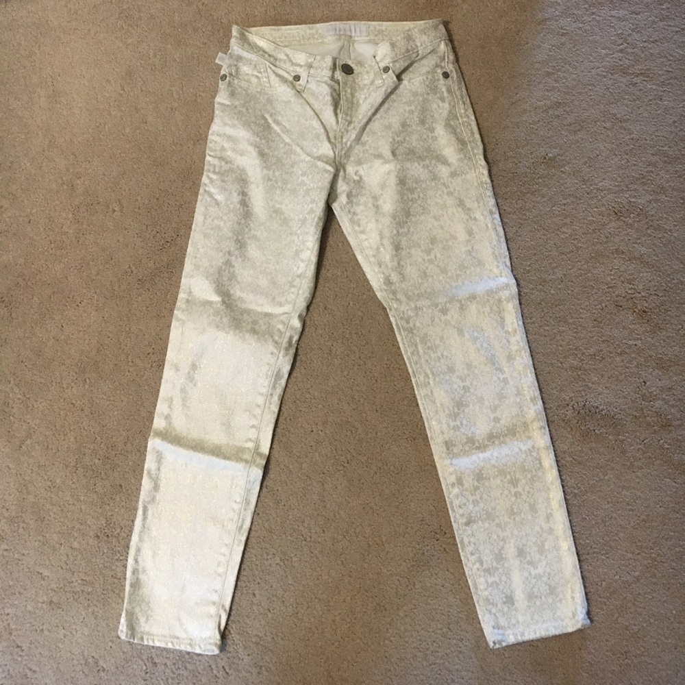 Rock and Republic gold and white pants