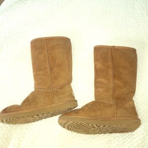UGG BOOTS (tall, camel)