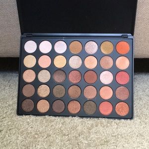 NWOT MORPHE eyeshadow palette
