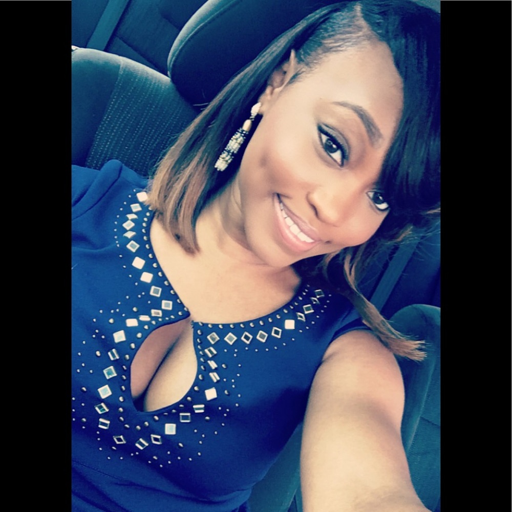 Meet your Posher, Ebony