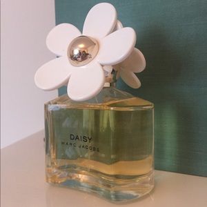 MARC JACOBS DAISY
