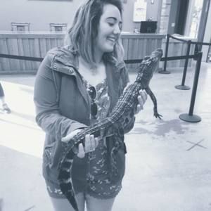 Meet your Posher, Alicia