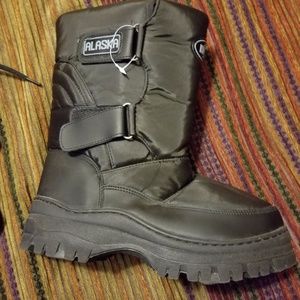 Snow Boots