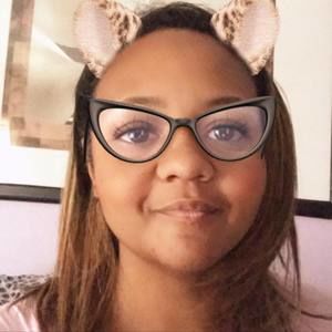 Meet your Posher, Kiah